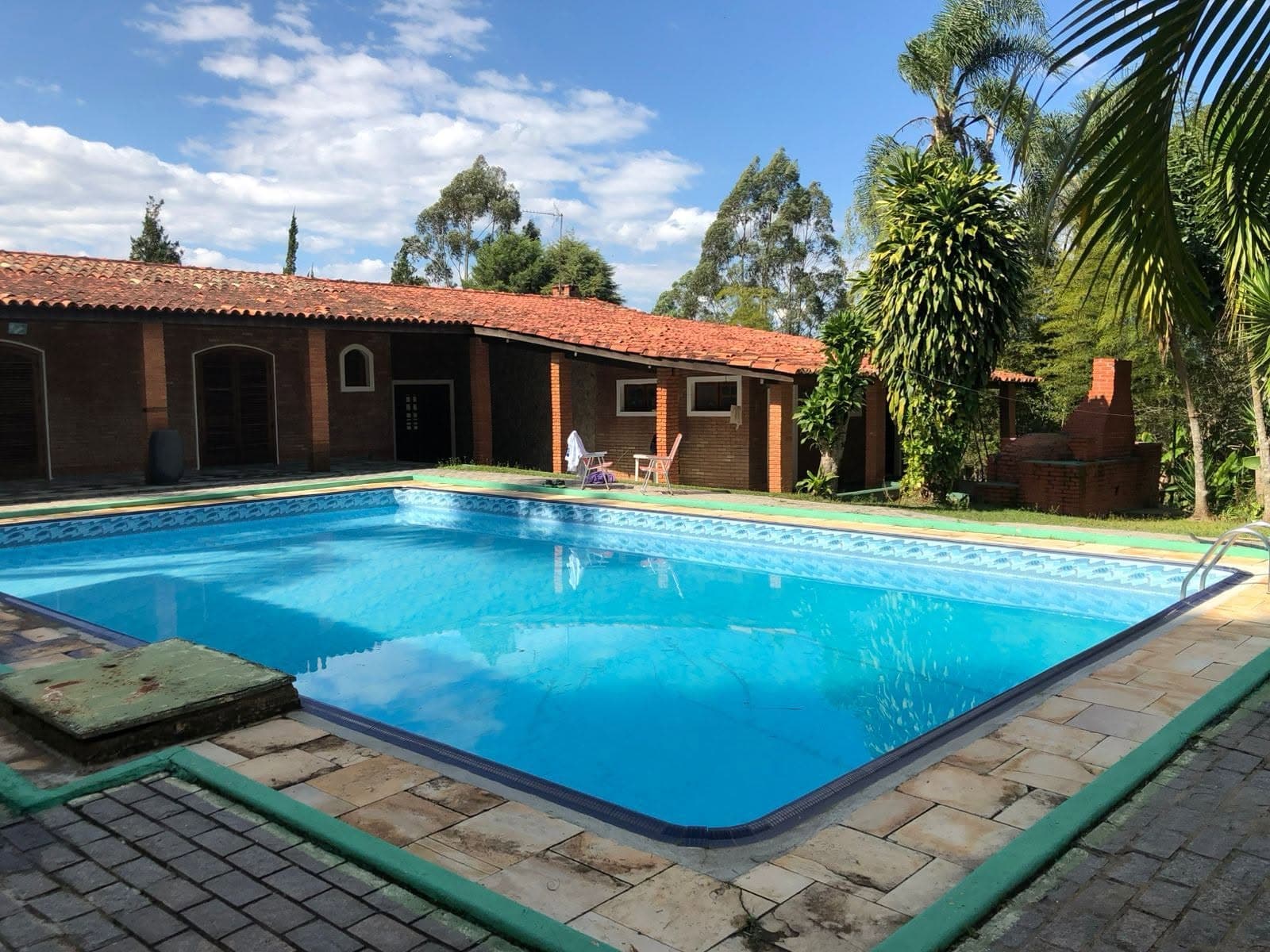 Belíssima chácara com piscina no Nirvana