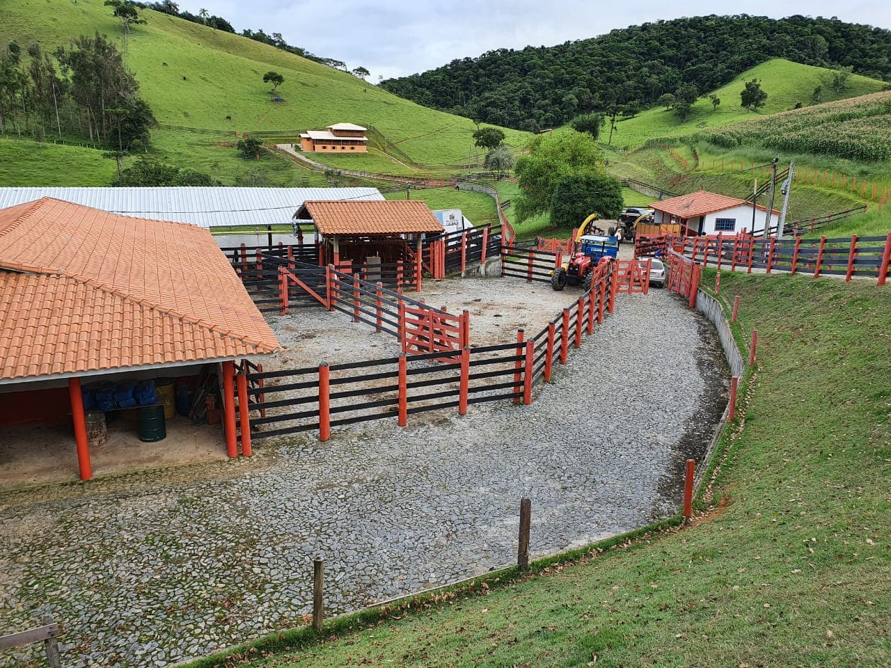 MARAVILHOSA FAZENDA À VENDA EM SALESÓPOLIS/SP